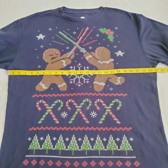 Dec. 25th gingerbread men thermal top - Picture 3 of 5